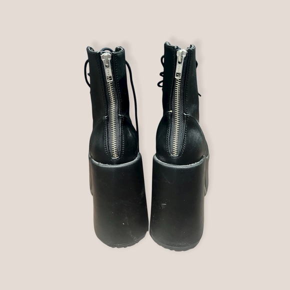 Demonia CAMEL-203 Black Platform Boots | 5" Heel | Size 8 - Picture 2 of 4